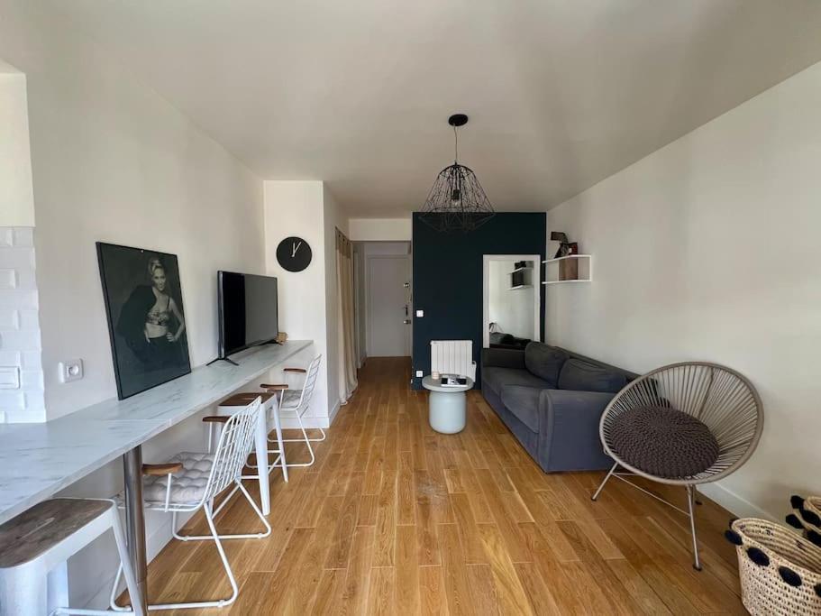 Aux Batignolles - Le Cocon Parisien - 28mc Apartment